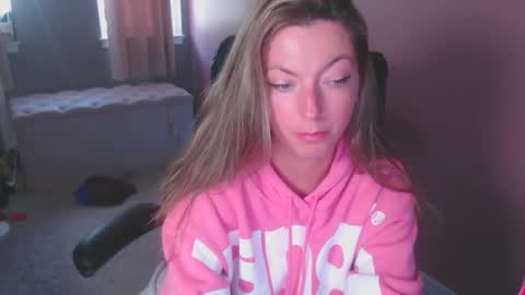 MandyBabyXXX online show from February 17, 10:53 pm