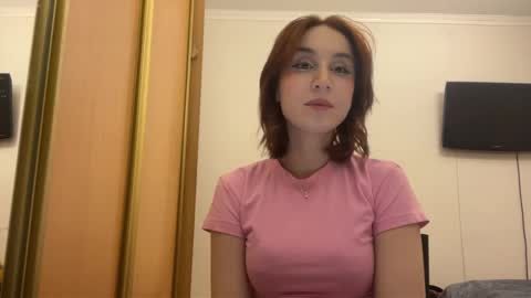 Mia online show from December 22, 1:07 pm