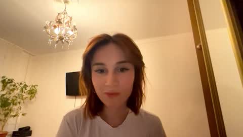 Mia online show from December 3, 2:29 pm