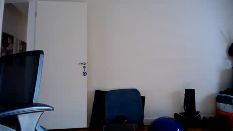 mane_995483 online show from August 8, 12:04 pm