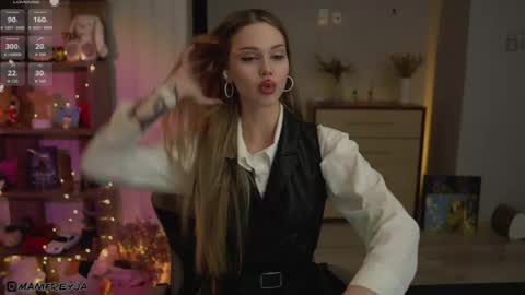 Amelie online show from December 4, 9:36 pm