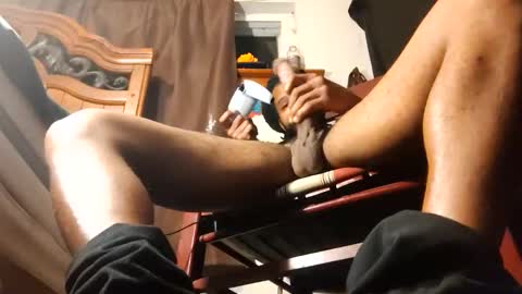 Snapshot of manman504 chatting on February 19, 10:45 am manman504 online show from February 19, 10:45 am