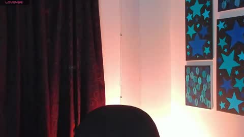  independent model online show from April 19, 3:07 am