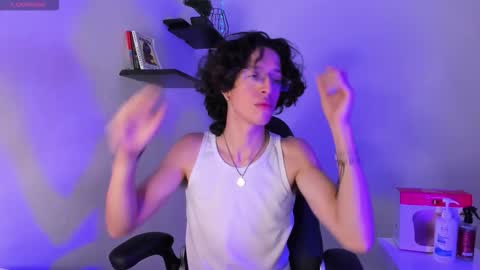 Manuel online show from November 19, 2:55 am