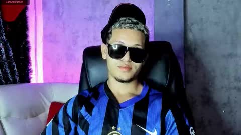 Manuel online show from January 14, 2:30 am