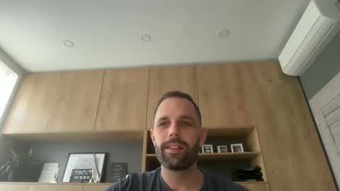 manynaaamess online show from October 24, 9:32 am