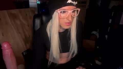 mara jade online show from October 25, 10:03 am