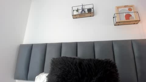 Mara online show from March 13, 1:36 pm