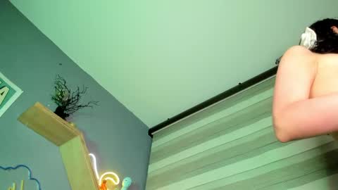 Snapshot of marcelinee__ chatting on December 15, 11:23 am Marce  online show from December 15, 11:23 am