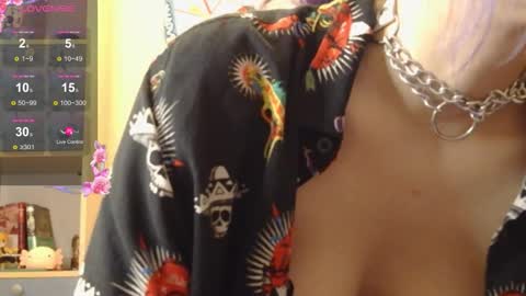 marci_n online show from October 8, 10:59 pm