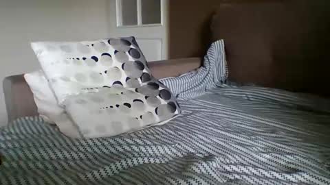 mareczek32 online show from September 11, 8:37 am