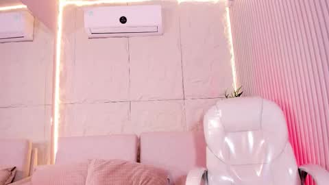 Marelyn online show from March 25, 11:50 am