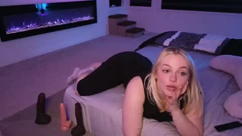 margot_robbie7 online show from July 24, 2:09 am