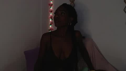 mariamlafer online show from June 6, 8:37 pm