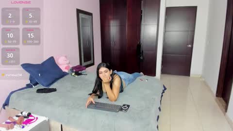 MARIANA Y VALENTINA online show from February 12, 11:58 am