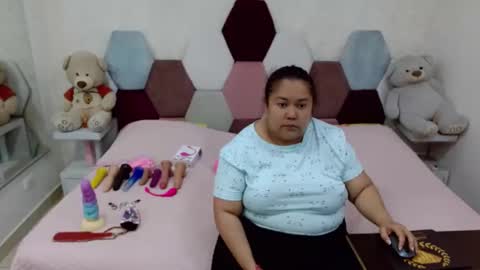 mariana online show from April 2, 2:02 pm