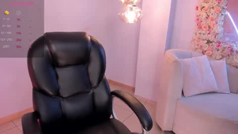 Marianne  online show from March 23, 8:25 pm