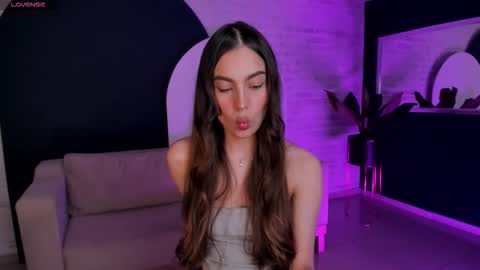 Marianne  online show from January 8, 10:04 pm