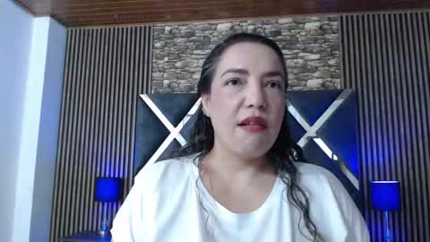 marie_hss online show from December 1, 3:43 pm