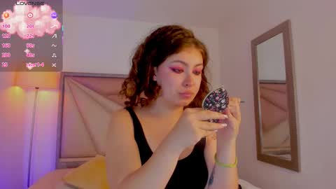 Mariee online show from March 13, 6:55 pm