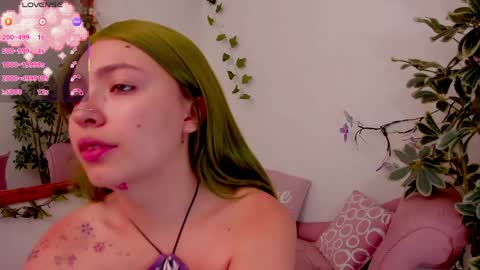 Mariee online show from April 4, 6:37 pm