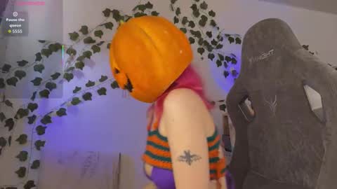 Mariel Gold online show from October 30, 6:25 am