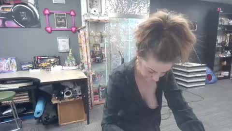 Marie Ann Waters online show from December 30, 11:17 pm