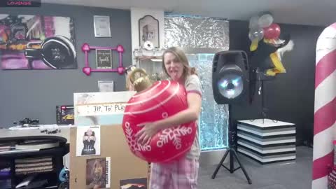 Marie Ann Waters online show from December 28, 11:48 pm