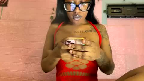 eMariexxx online show from August 2, 6:37 am