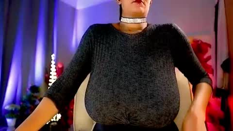 Nikita - Scroll down and read my bio please. New Pictures in Bio online show from October 4, 6:55 am