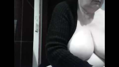 marilu64 online show from April 14, 8:01 pm