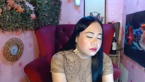 LEAH online show from November 8, 4:04 am