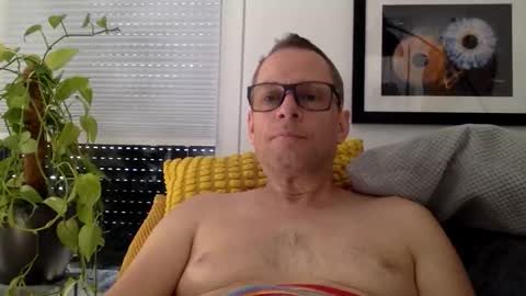 Little Mark online show from April 8, 8:17 am