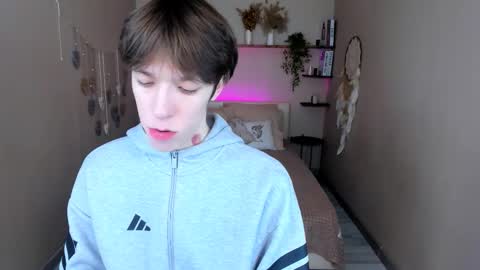 Mark online show from March 13, 2:42 pm