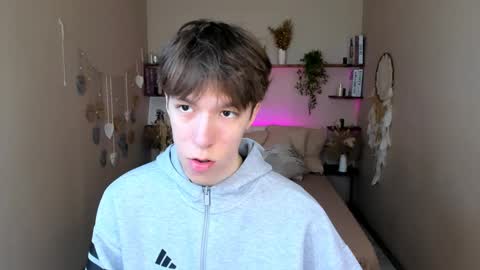 Mark online show from March 29, 9:33 am