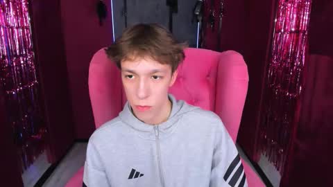 Mark online show from December 19, 1:39 pm