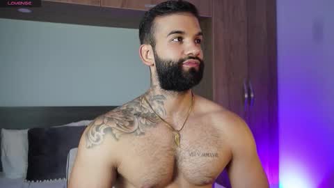 Mark online show from October 6, 8:59 pm