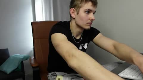 MARK KARSON online show from April 18, 6:48 am