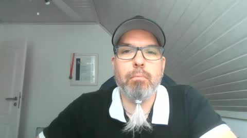 marriedcock1980 online show from June 15, 9:12 am