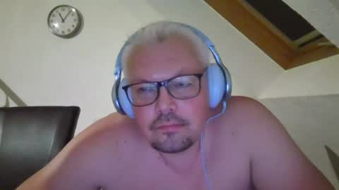 mars0481 online show from June 18, 9:09 pm