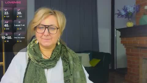 marta_wils online show from November 12, 3:42 am