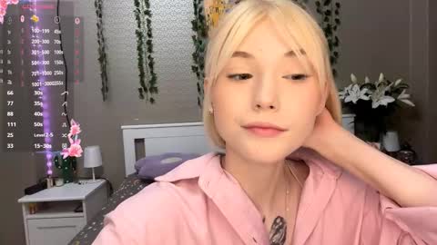 Lisa online show from February 13, 2:09 pm