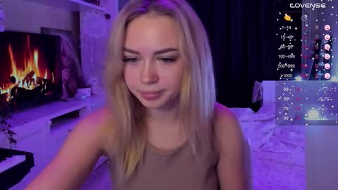 Mary online show from October 11, 8:34 pm