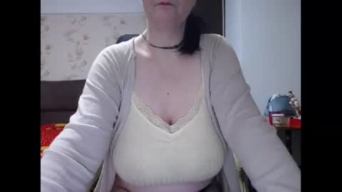 Snapshot of mary_x chatting on February 18, 10:05 am Mary online show from February 18, 10:05 am