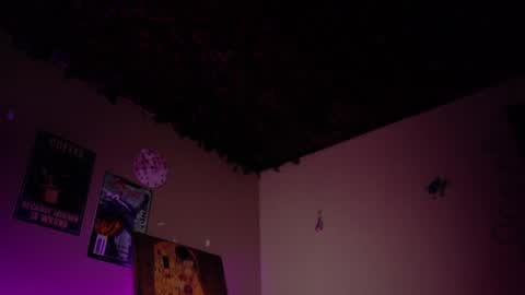     online show from April 12, 7:45 am