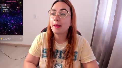 Dulce Maria online show from November 18, 3:37 pm