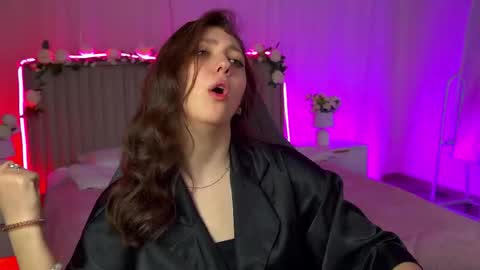 Mary Miller online show from November 29, 12:46 pm