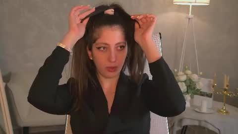 Mary Miller online show from July 3, 12:32 pm