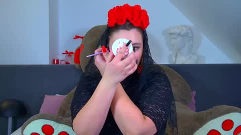 MaryMurrays online show from October 26, 6:29 pm