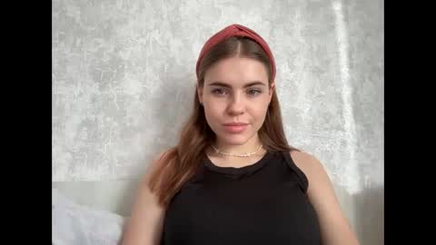 MaryYourr online show from December 16, 9:37 am